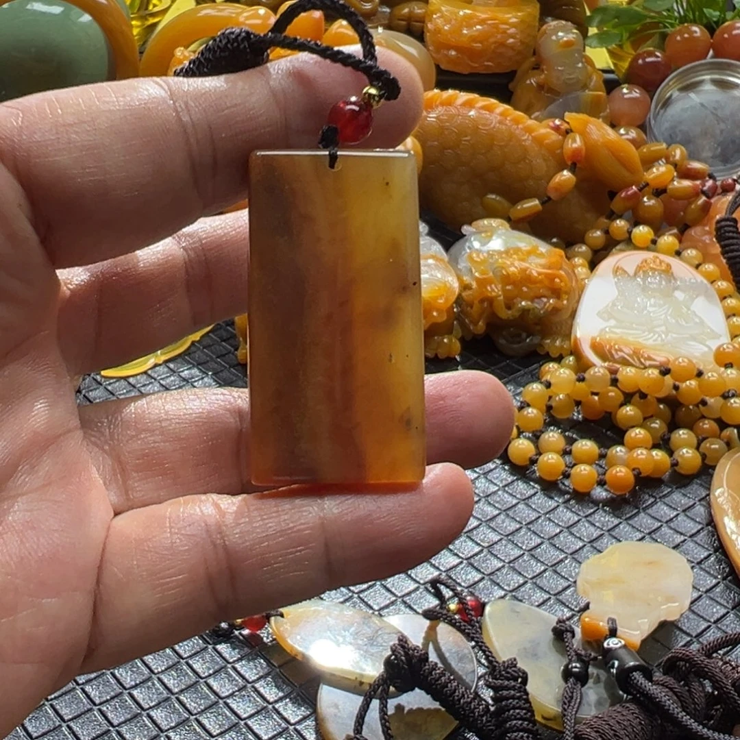 石英质玉未镶嵌颈饰