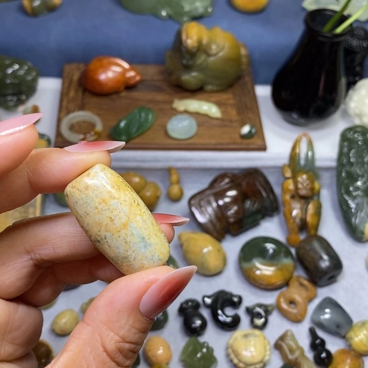 岫岩河磨玉（透闪石质玉）未镶嵌挂件手工勒子