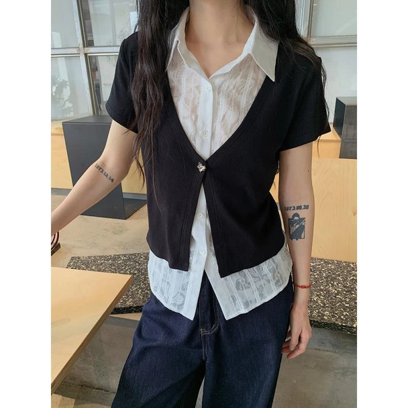 胖mm夏季遮肉显瘦蕾丝拼接薄款上衣黑色假两件短袖正肩T恤05034