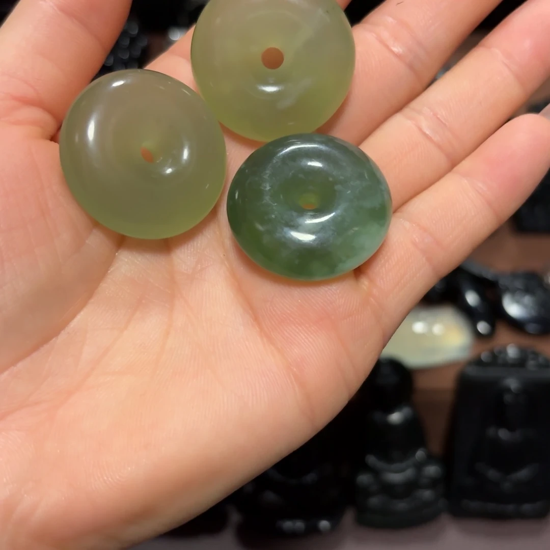 蛇纹石玉未镶嵌吊坠(赠链)