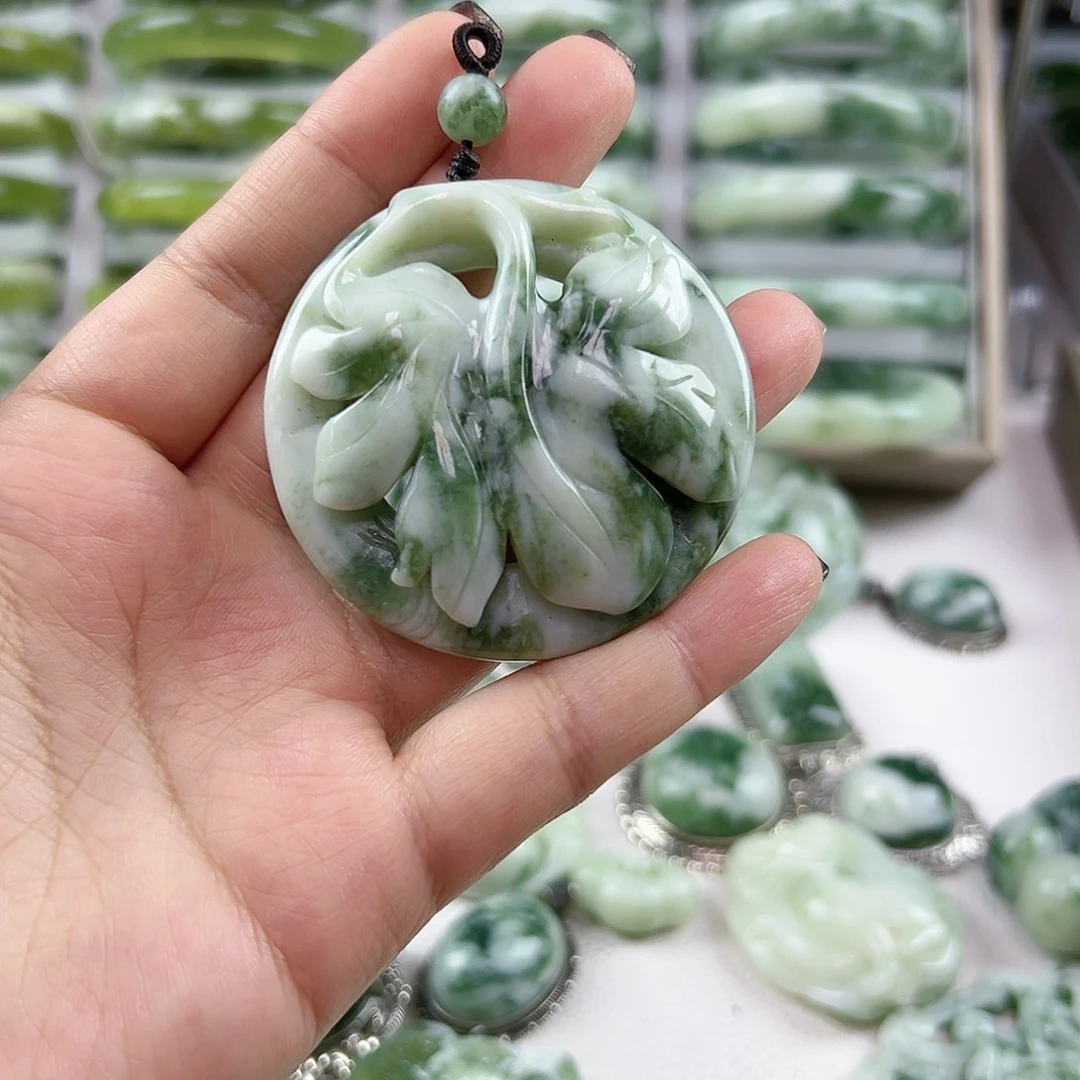 蛇纹石玉未镶嵌颈饰