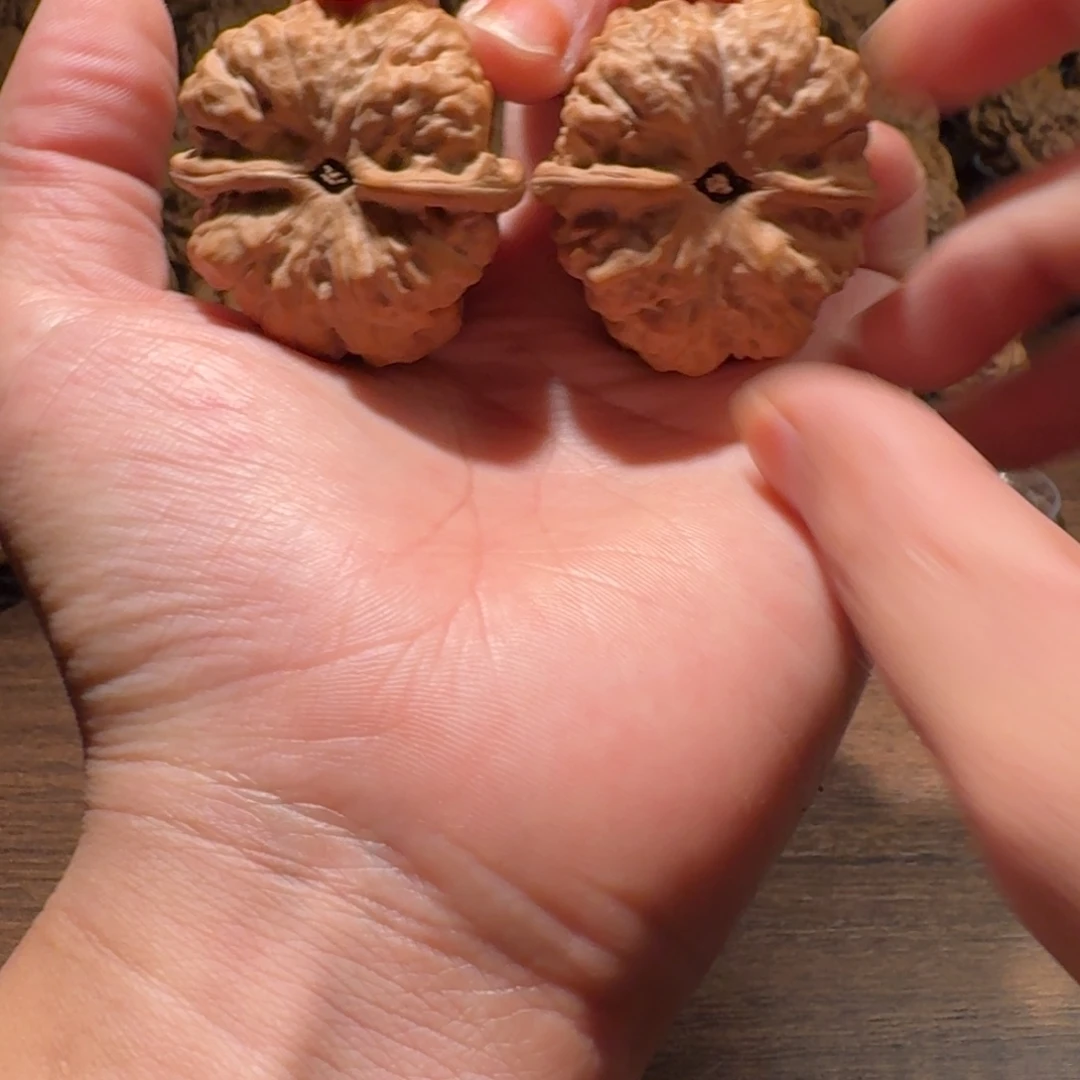 瀚***手串/手链核桃蛤蟆的眼睛是真的
