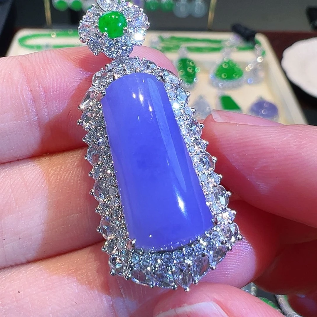 翡翠颈饰18K金镶嵌翡翠