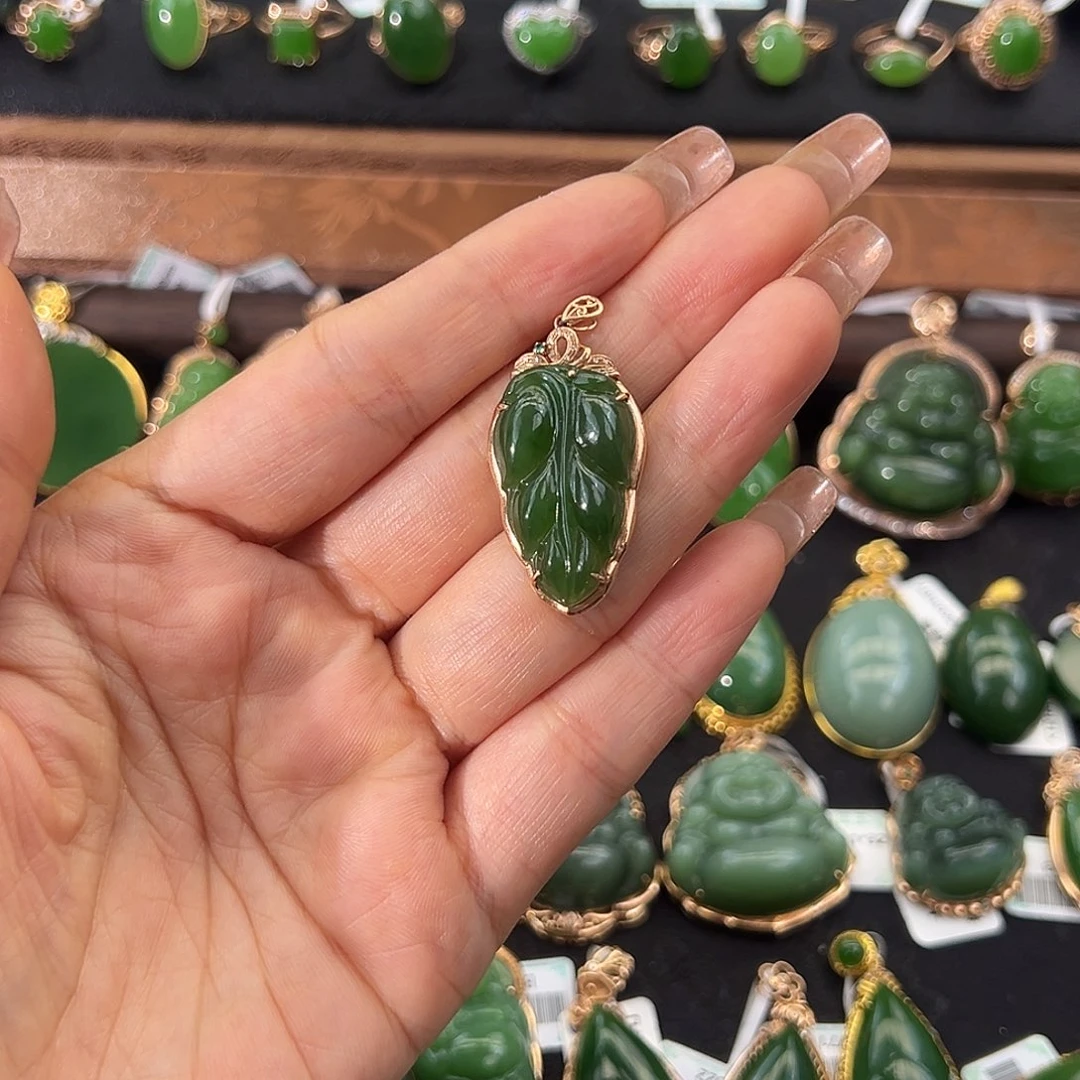 和田玉（碧玉）18K金镶嵌颈饰