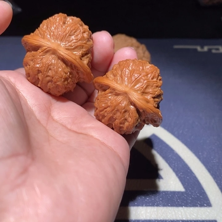 吊坠文玩核桃血麒麟