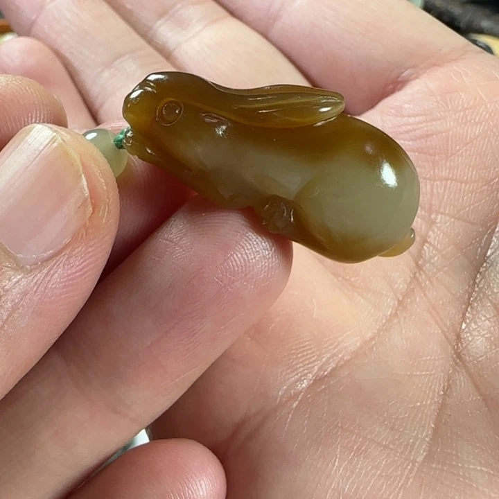 和田玉未镶嵌颈饰定制