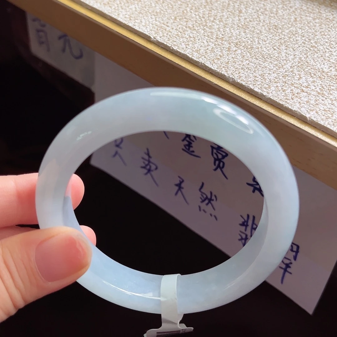 翡翠手镯未镶嵌手镯