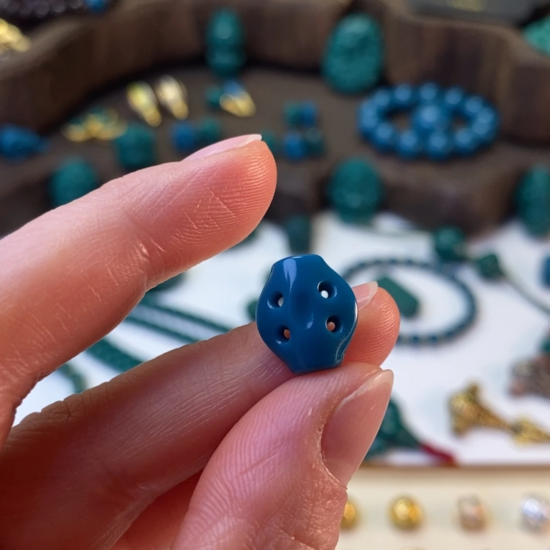 琉璃颈饰魔鬼兰五眼六通