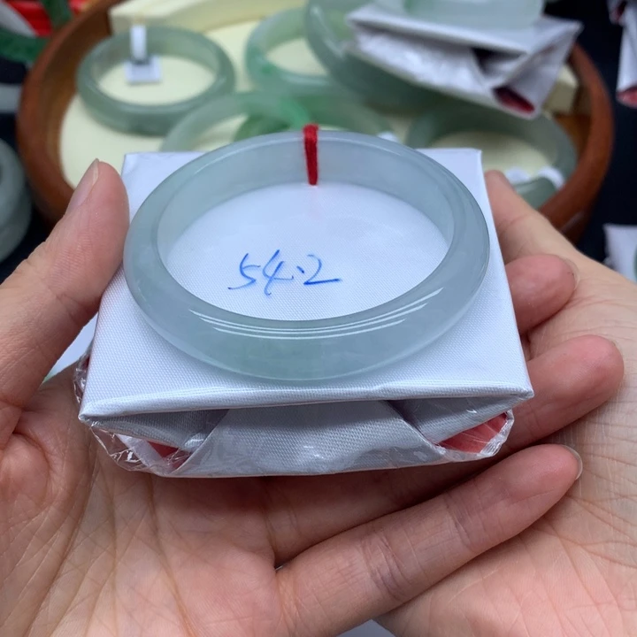丘****手镯圈口54.2宽11.0的