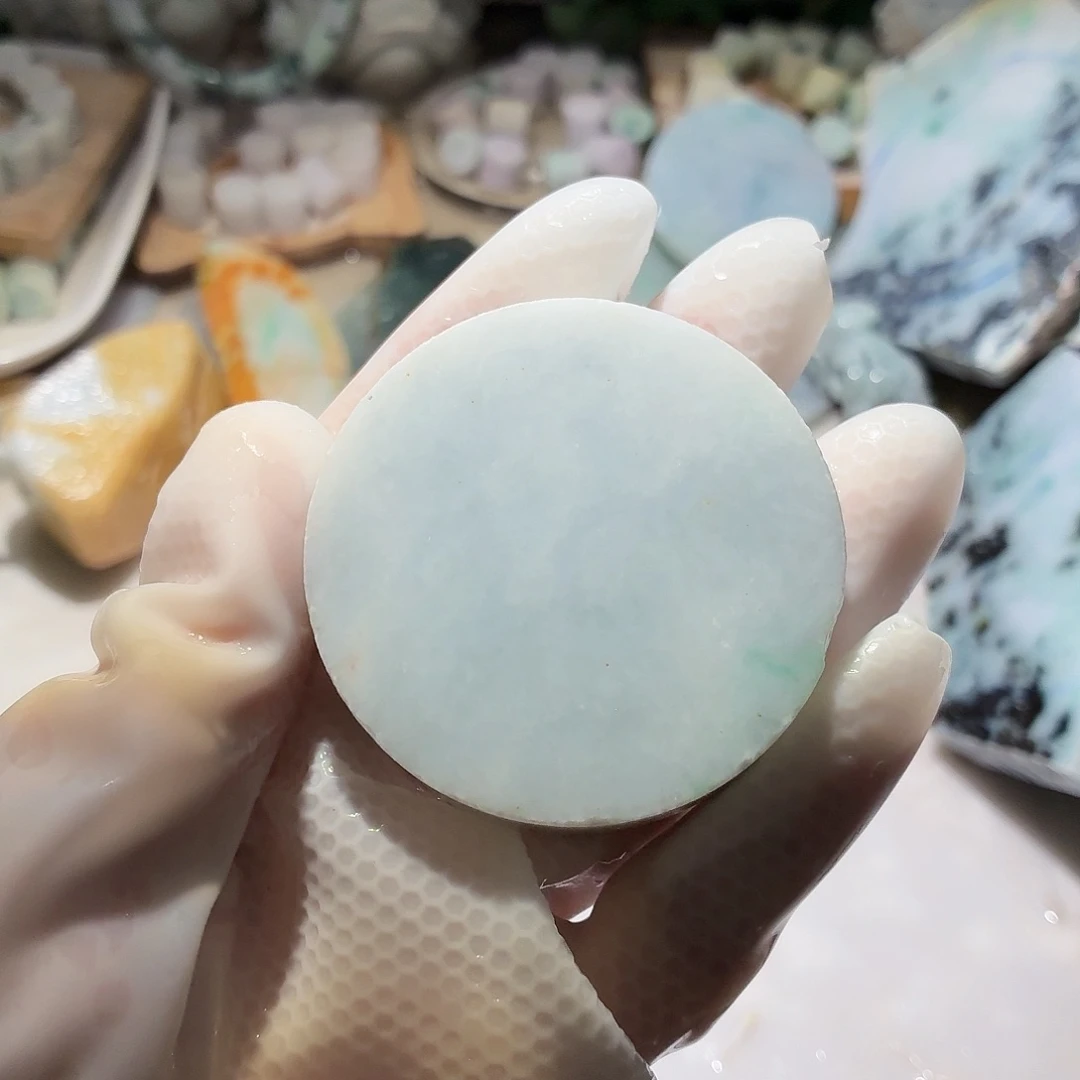 翡翠未镶嵌颈饰边角料