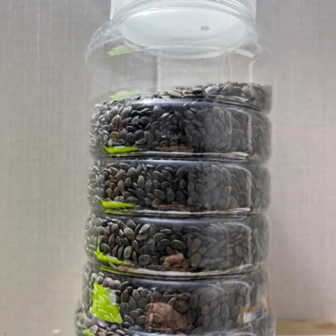 百香果干籽（新品福建干籽，有少许半籽），一瓶一斤装