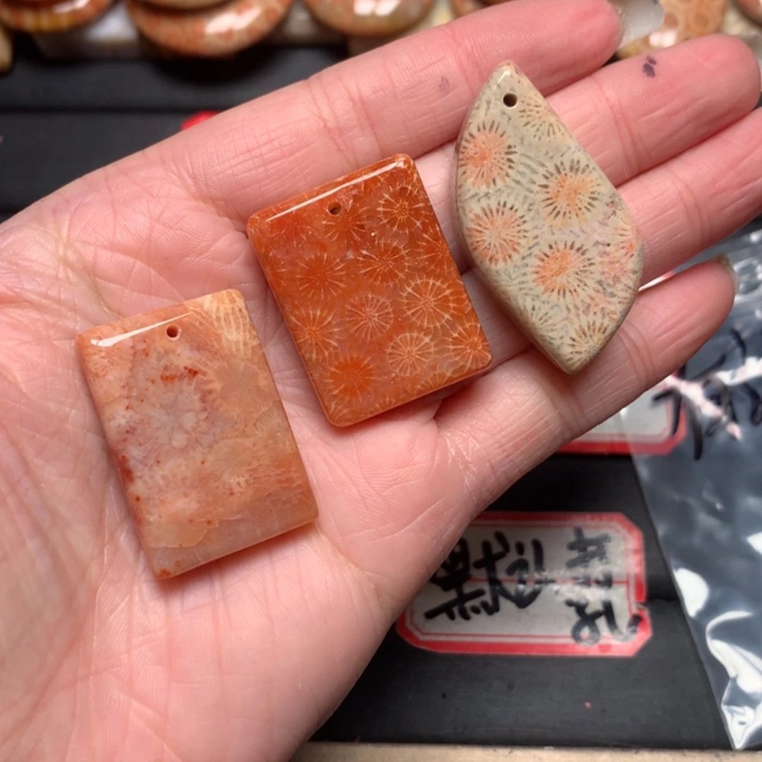 【闪购商品】硅化玉颈饰未镶嵌有***团