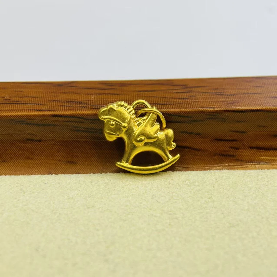 金祥顺黄金足金999飞天木马吊坠DP2535