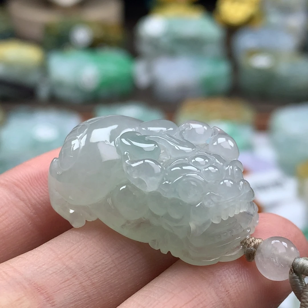 翡翠未镶嵌颈饰貔貅31