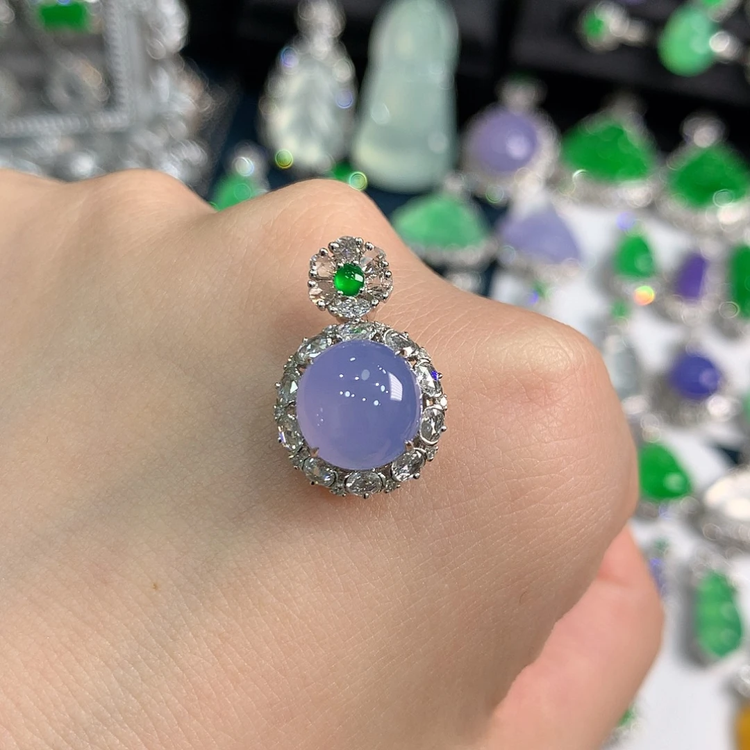 翡翠18K金镶嵌颈饰正冰起光粉紫蛋面 48小时鉴赏期