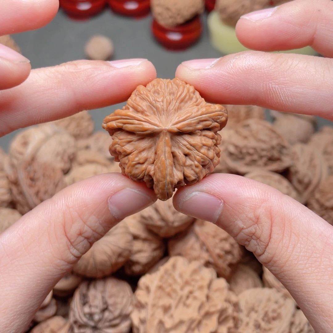 鱼***条文玩核桃吊坠三愣