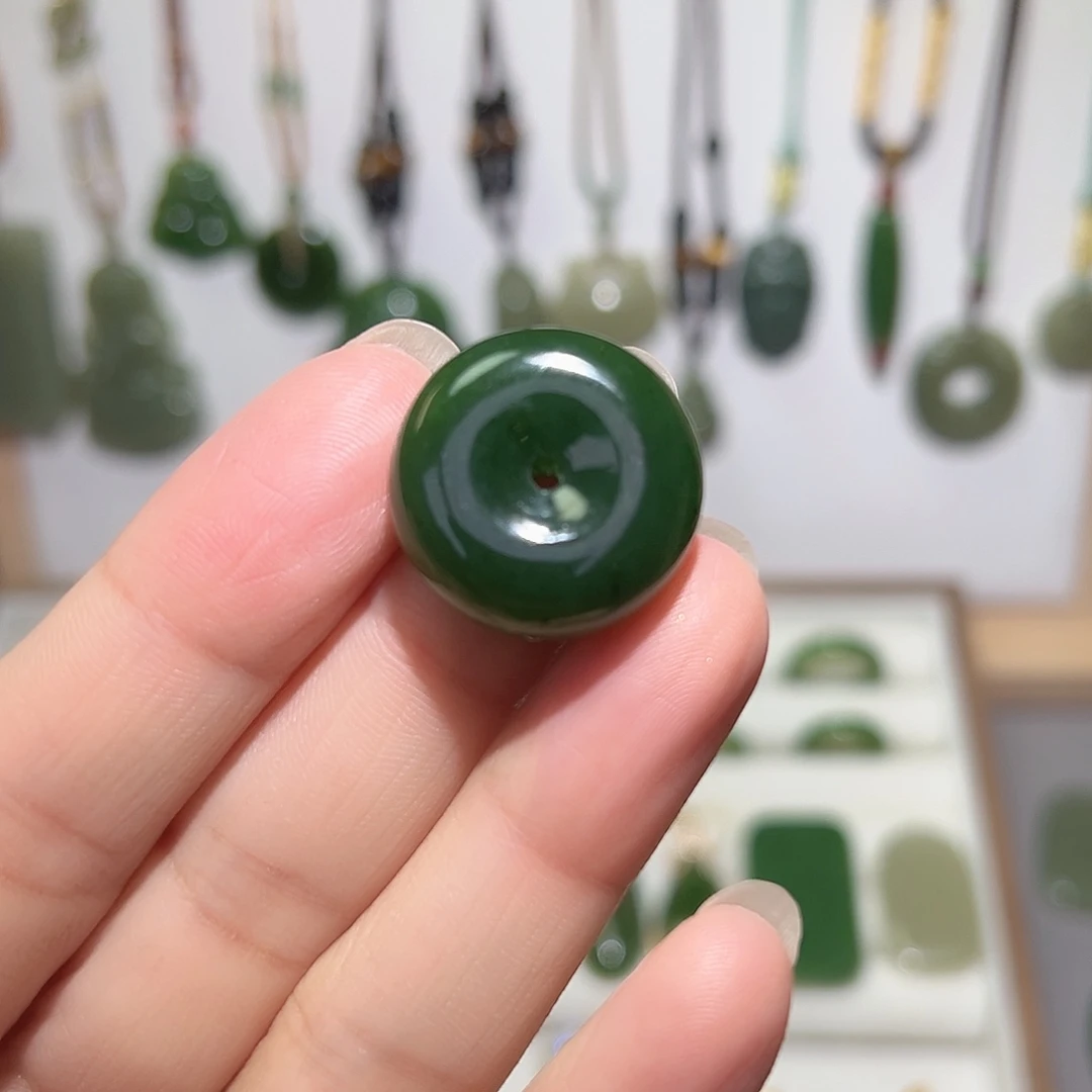颈饰银S925镀金镶嵌和田玉（碧玉）