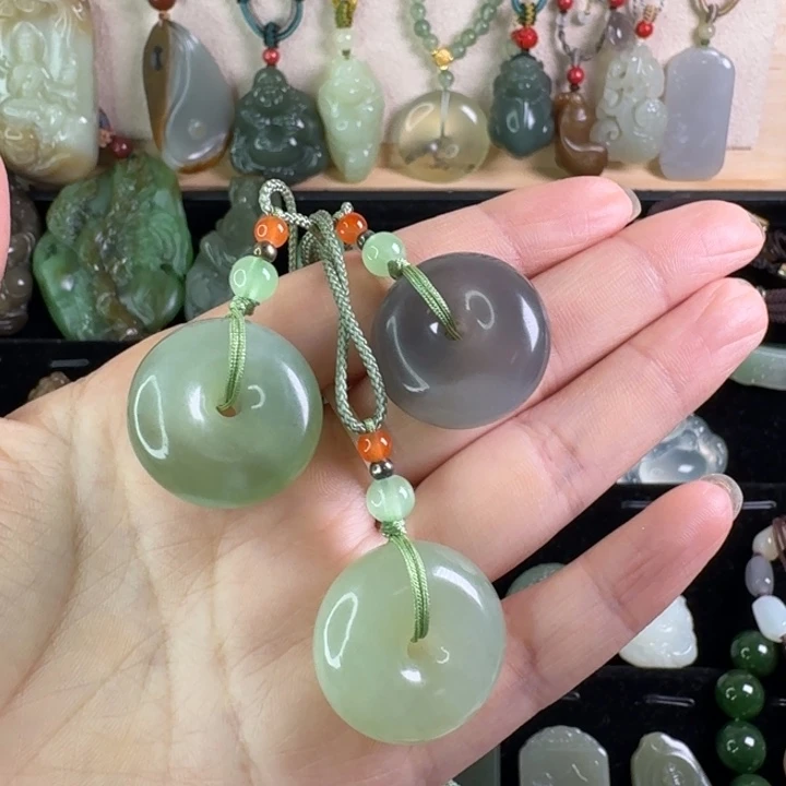 和田玉（糖玉）未镶嵌颈饰