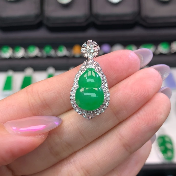 翡翠吊坠(不含链)18K金镶嵌