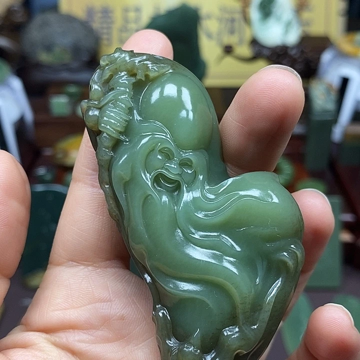 岫岩老玉(透闪石质玉)析木未镶嵌大*