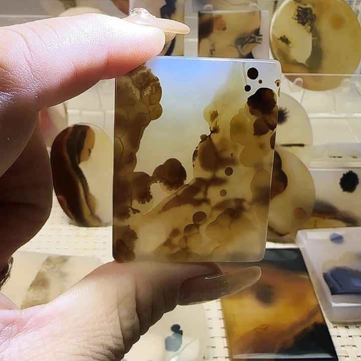 玛瑙/玉髓未镶嵌珠宝奇石