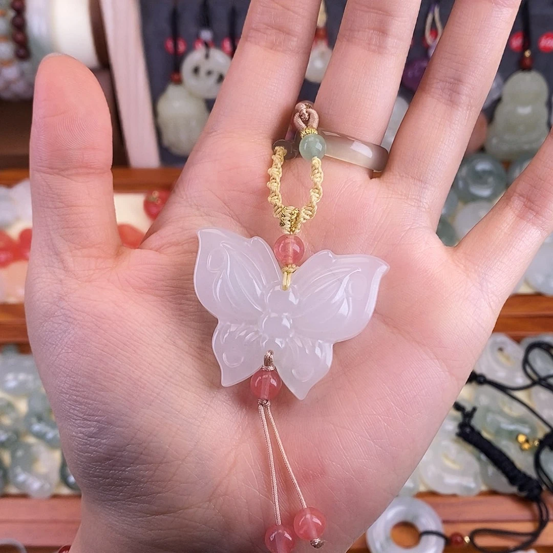 颈饰未镶嵌石英质玉