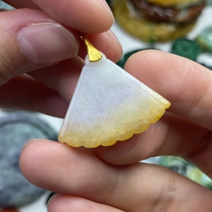 颈饰未镶嵌翡翠吊坠