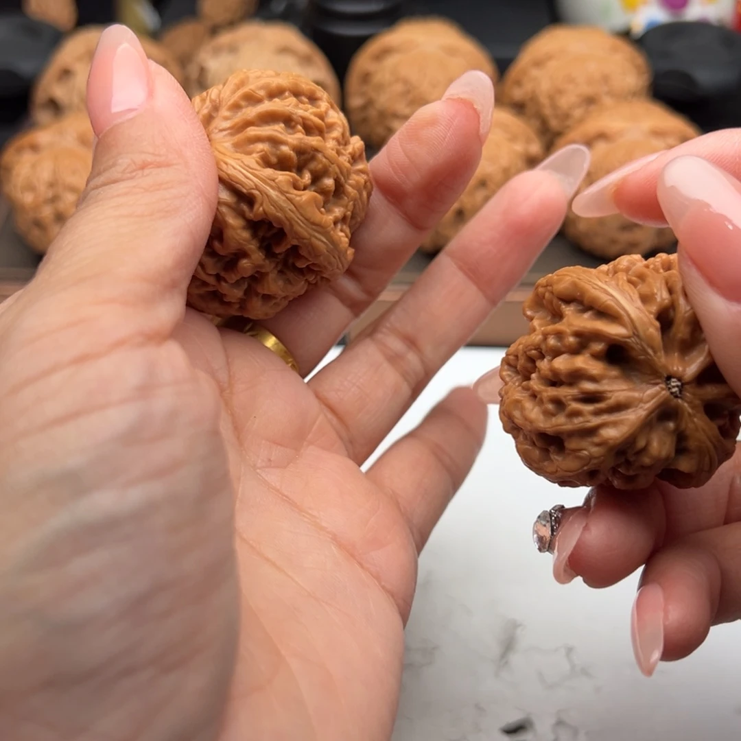 文玩核桃把件红锦鲤42