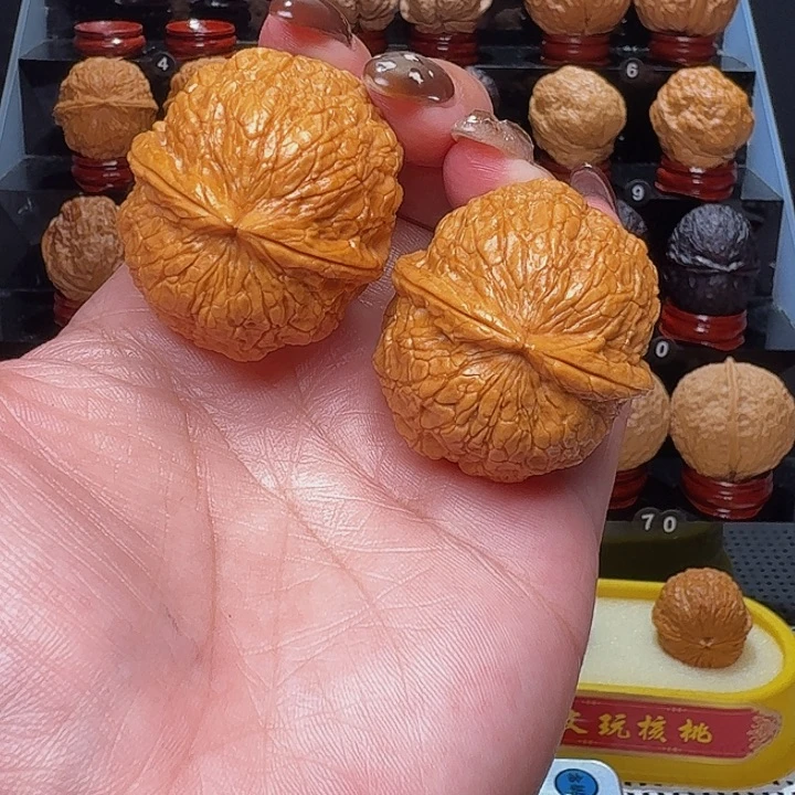 文玩核桃把件金丝绣球…………09