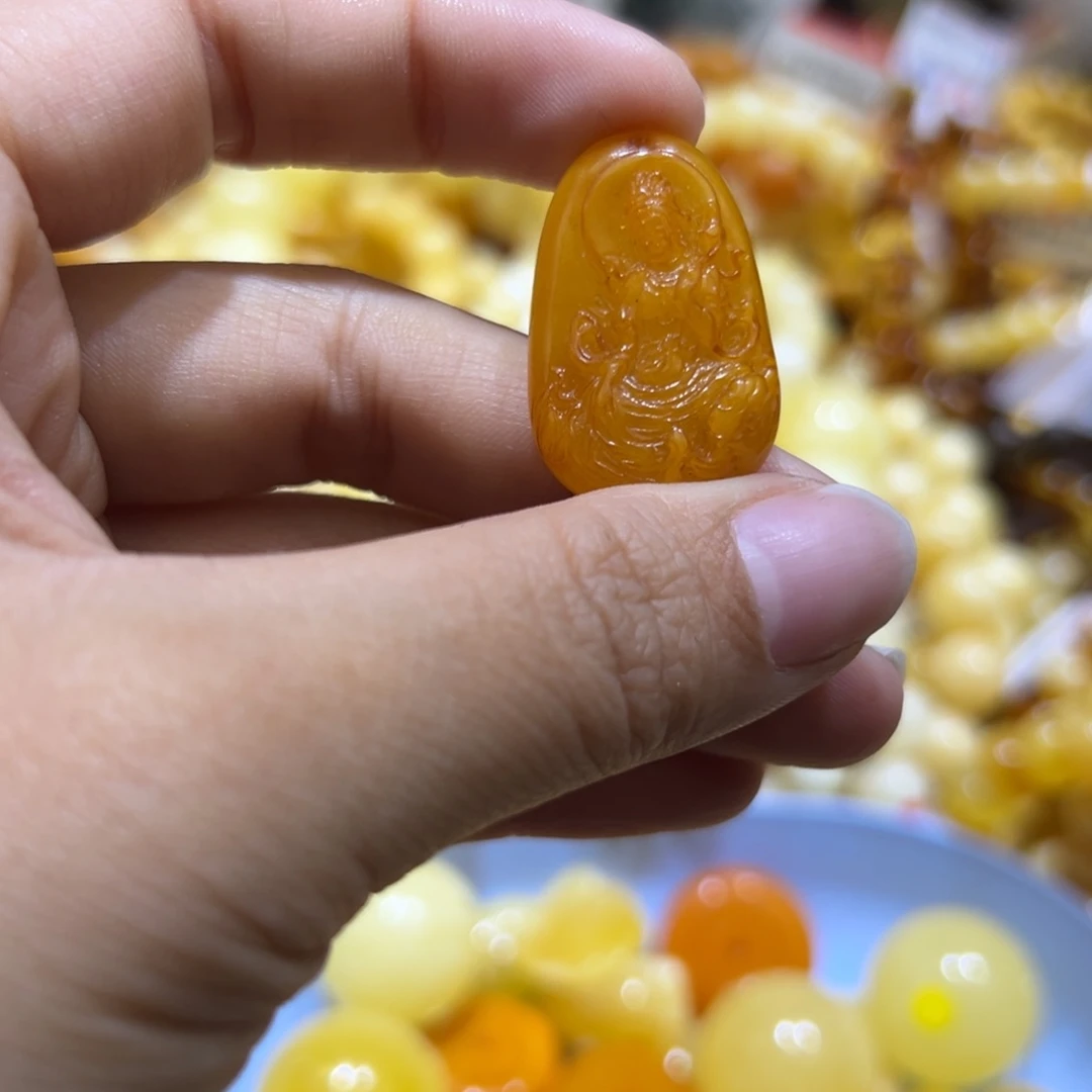 琥珀珠宝奇石未镶嵌