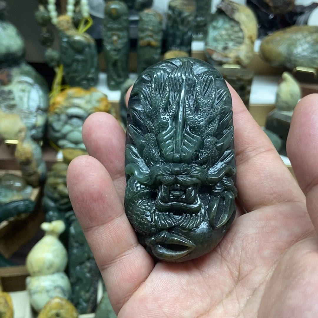 未镶嵌岫岩河磨玉（透闪石质玉）把件戈****?