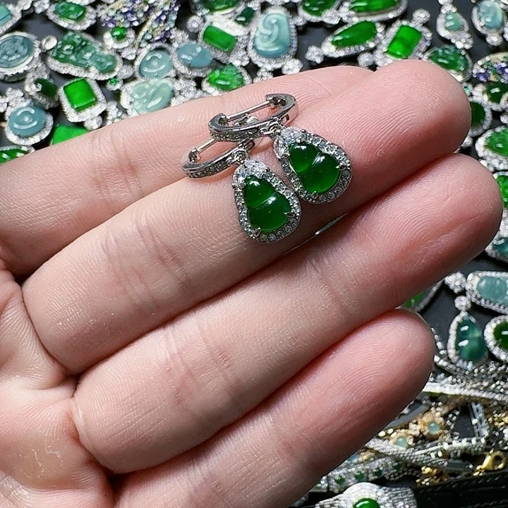 翡翠颈饰未镶嵌天然A货翡翠放漏