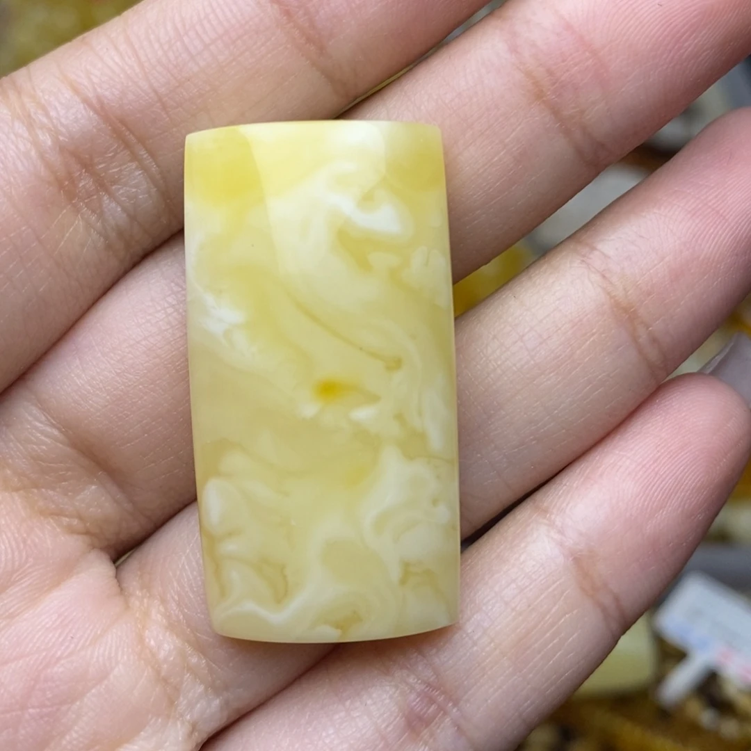 未镶嵌琥珀珠宝奇石