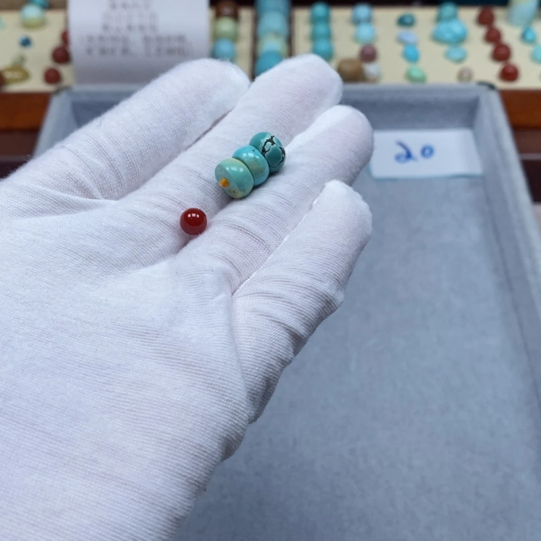 南红玛瑙配饰未镶嵌