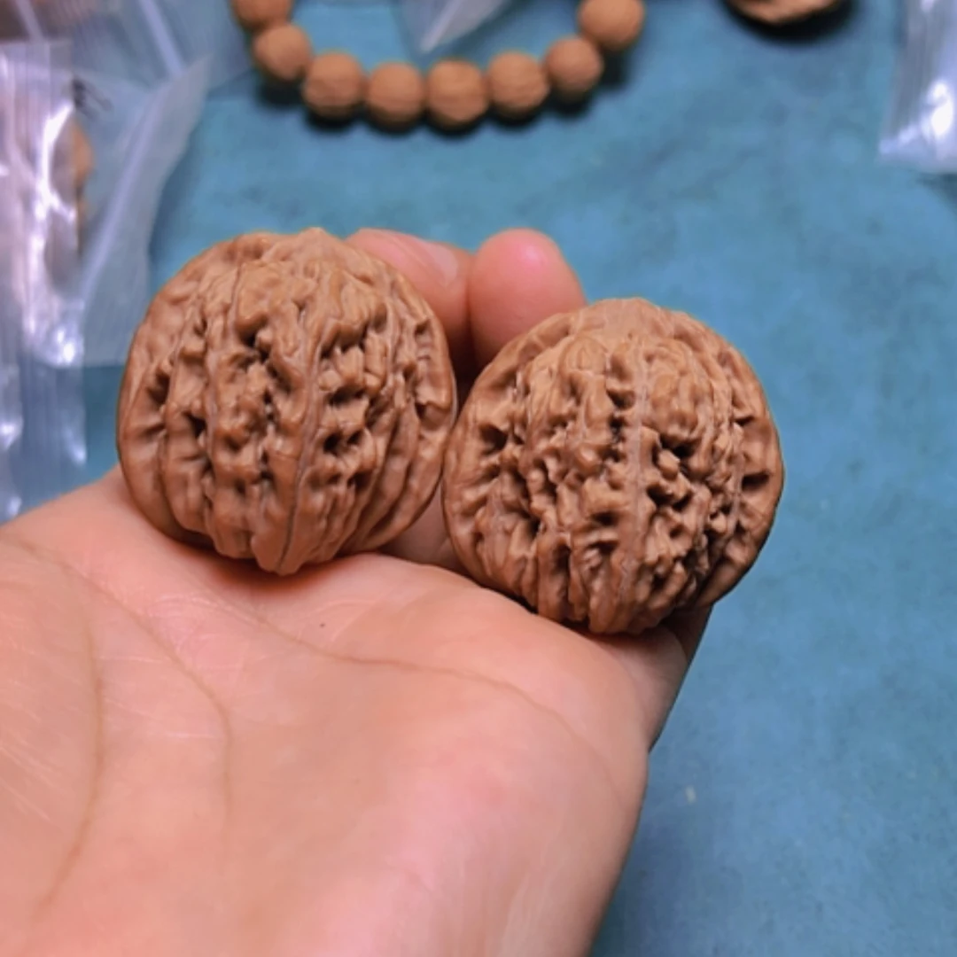 【闪购商品】核桃摆件32四座楼修尖