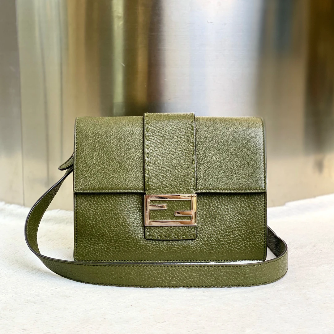 99新 FENDI/芬迪 古有98新芬迪绿色斜挎包9293