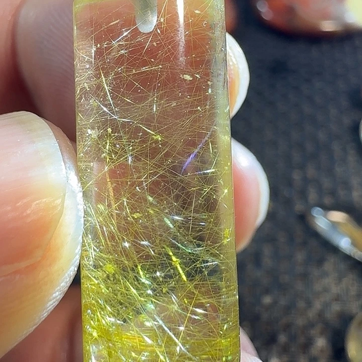 陈***大水晶颈饰未镶嵌你