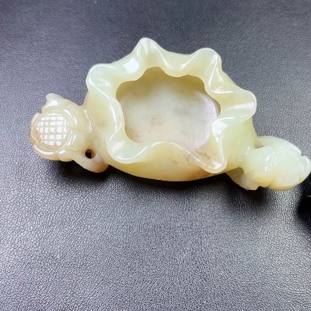 非***8和田玉未镶嵌挂件