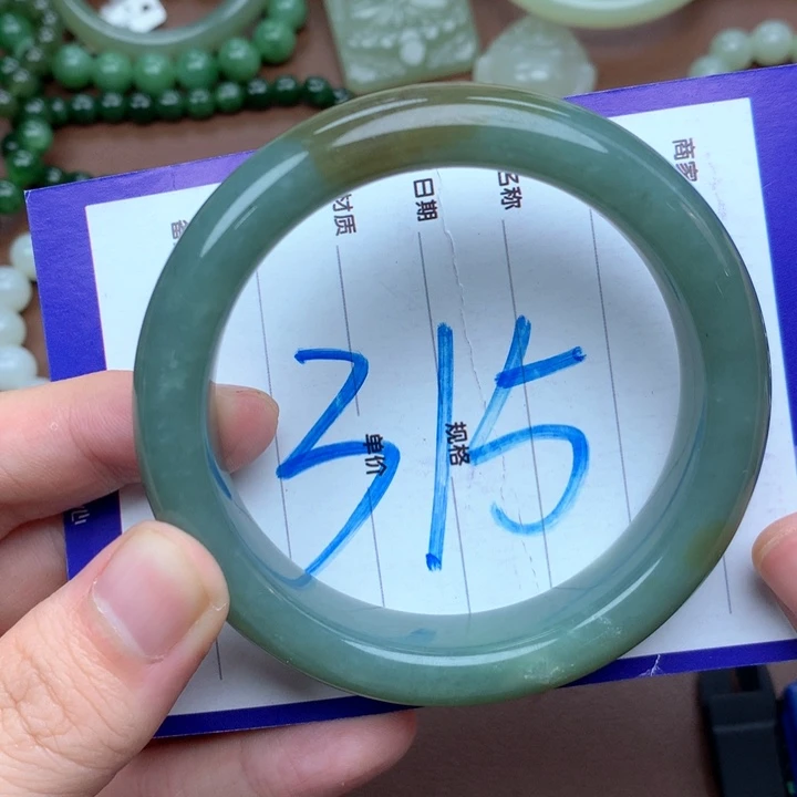 未镶嵌手镯和田玉61