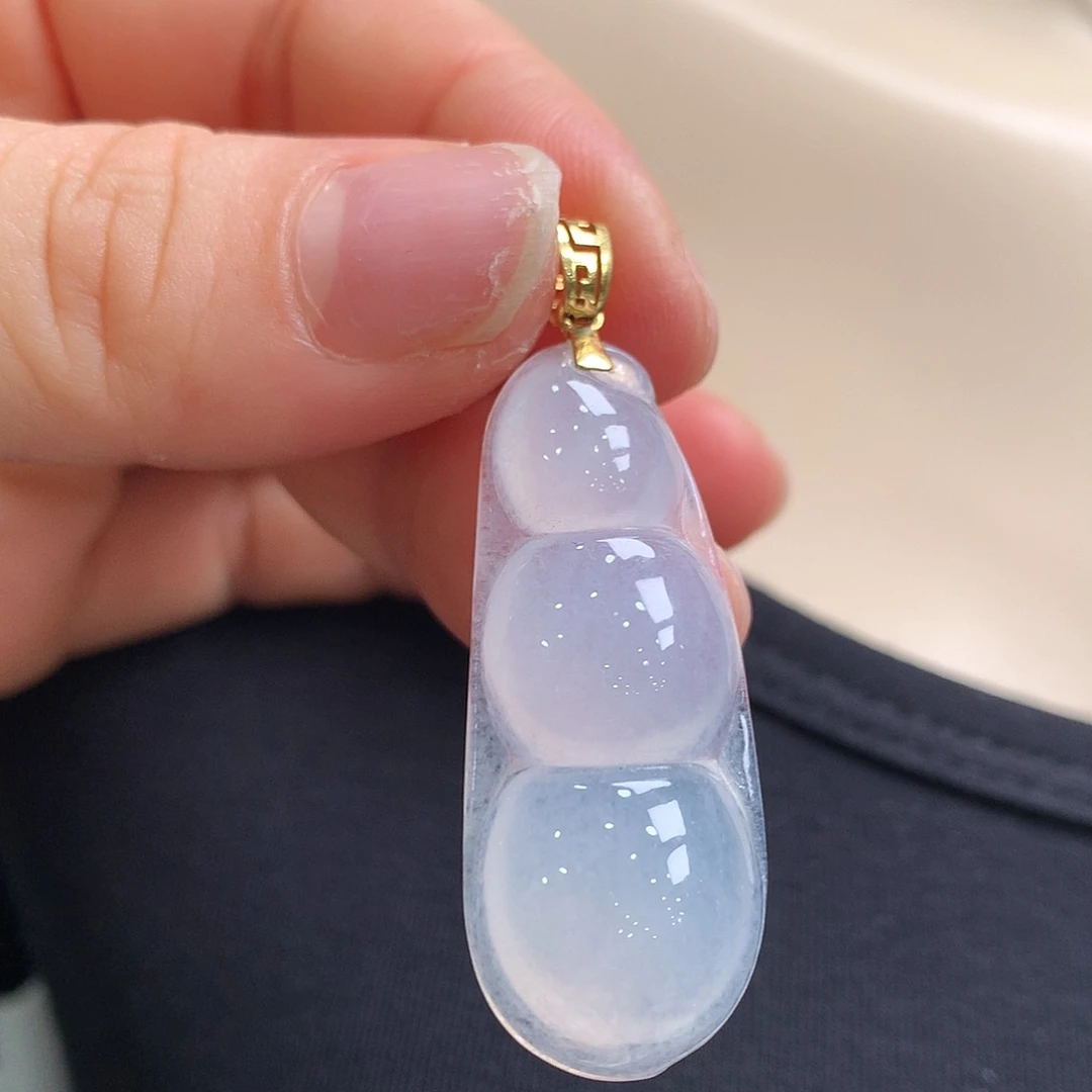 翡翠18K金镶嵌颈饰福豆