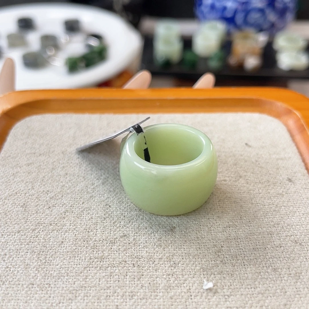 未镶嵌戒指和田玉c30 俄翠 薄荷奶绿墩墩16.8