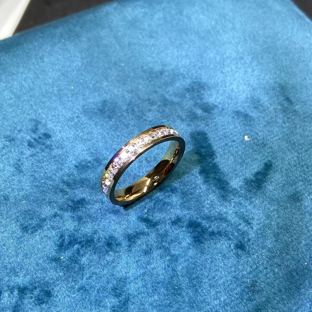 《千年甄选》中.缅C3-12玫伯爵满钻戒指