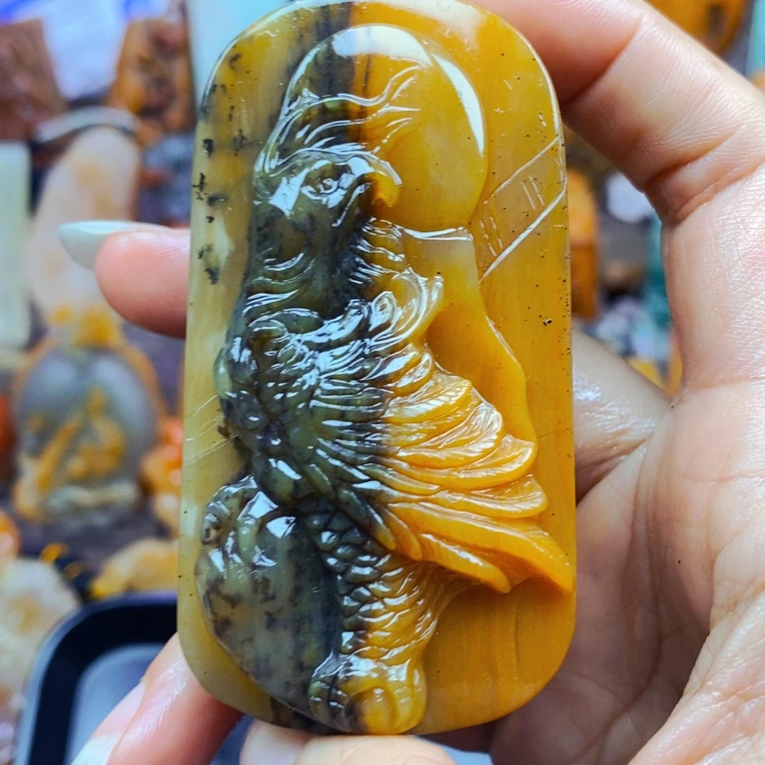 石英质玉（黄龙玉）未镶嵌颈饰