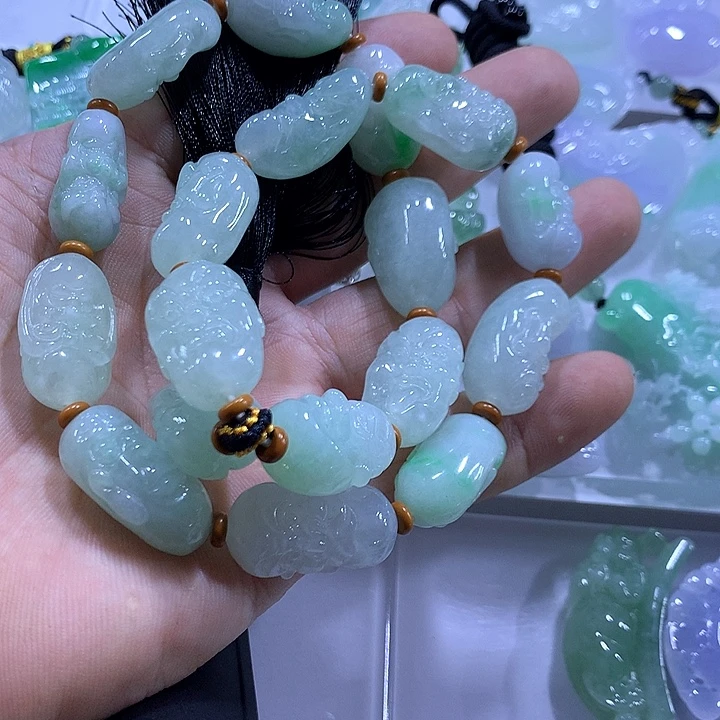 颈饰未镶嵌翡翠天然翡翠A货吊坠