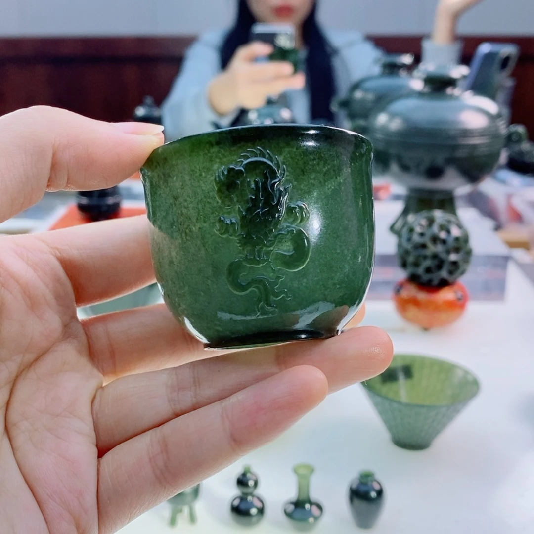 未镶嵌和田玉（青玉）摆件微瑕