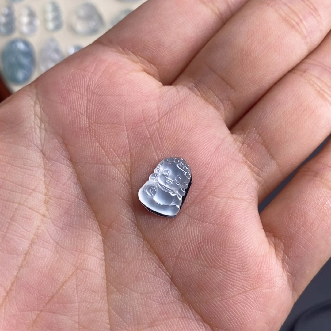 翡翠未镶嵌颈饰宝宝佛