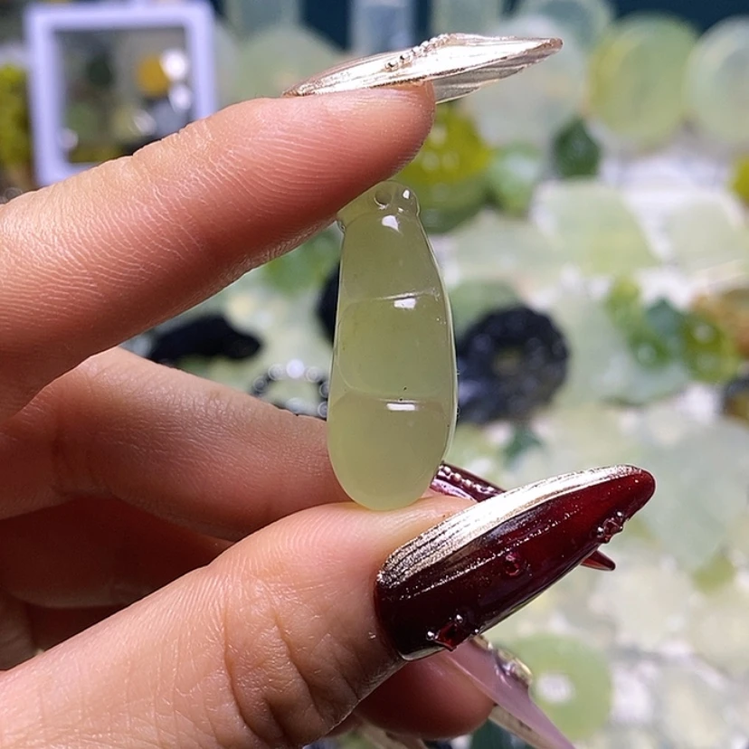 【闪购商品】蛇纹石玉颈饰未镶嵌