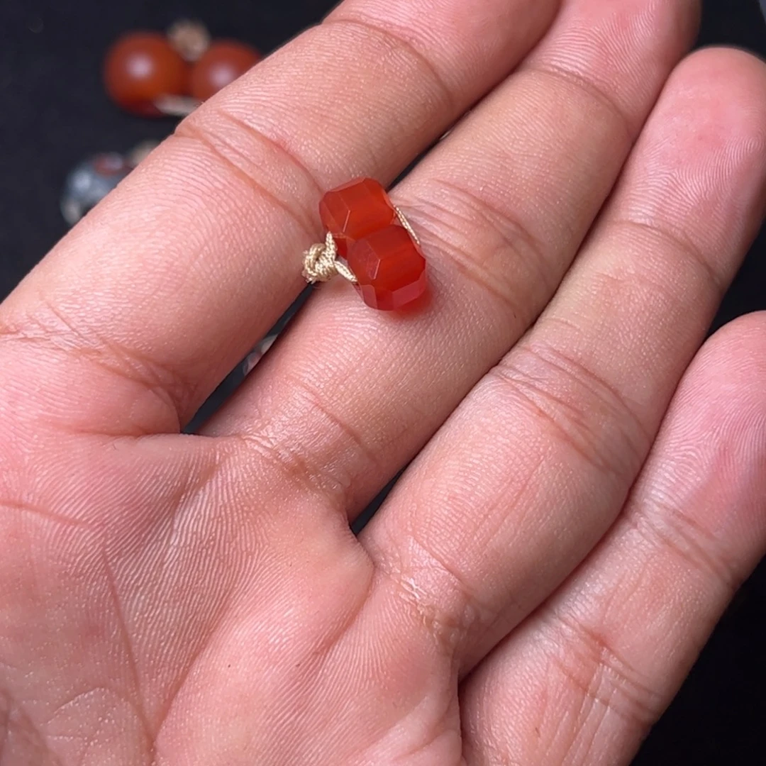 玉***⋯玛瑙/玉髓未镶嵌配饰