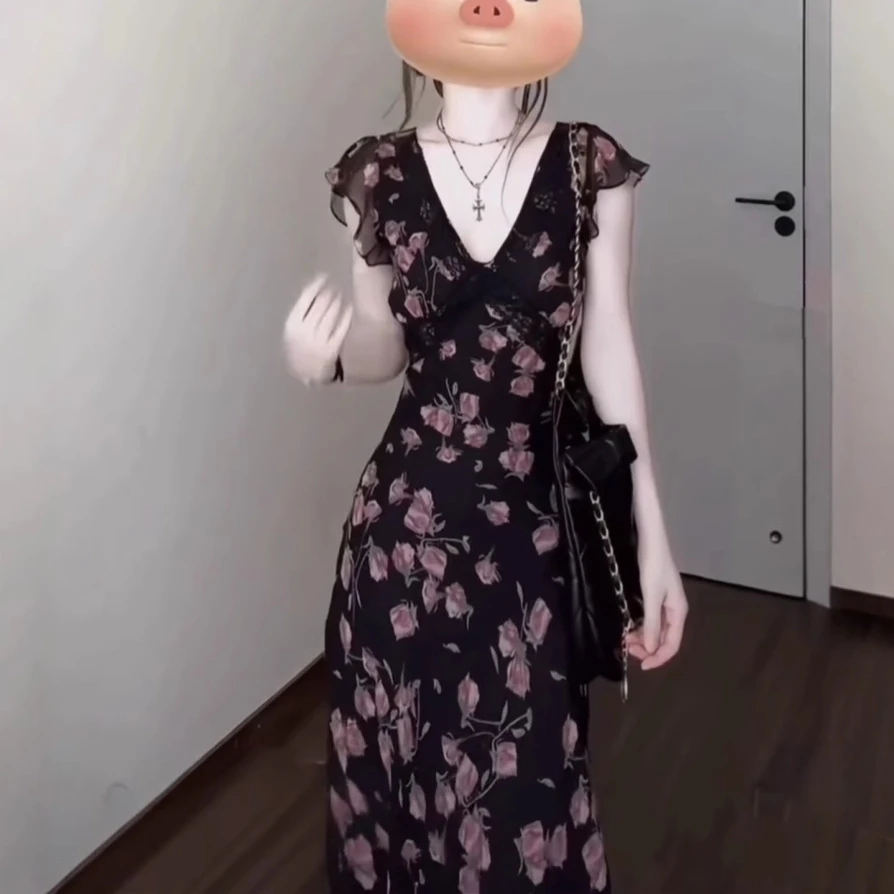 暗夜玫瑰 玫瑰花法式蕾丝拼接优雅v领显瘦短袖雪纺连衣裙2025新款