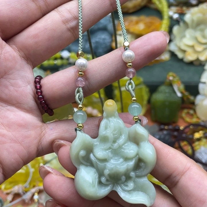 忆***^蛇纹石玉未镶嵌颈饰